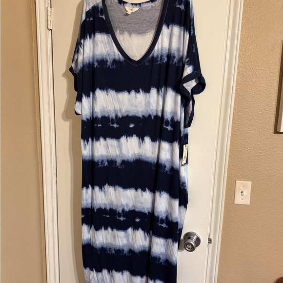 Terra & Sky Dresses & Skirts - Terra & Sky Navy and White Tie-Dye Dress